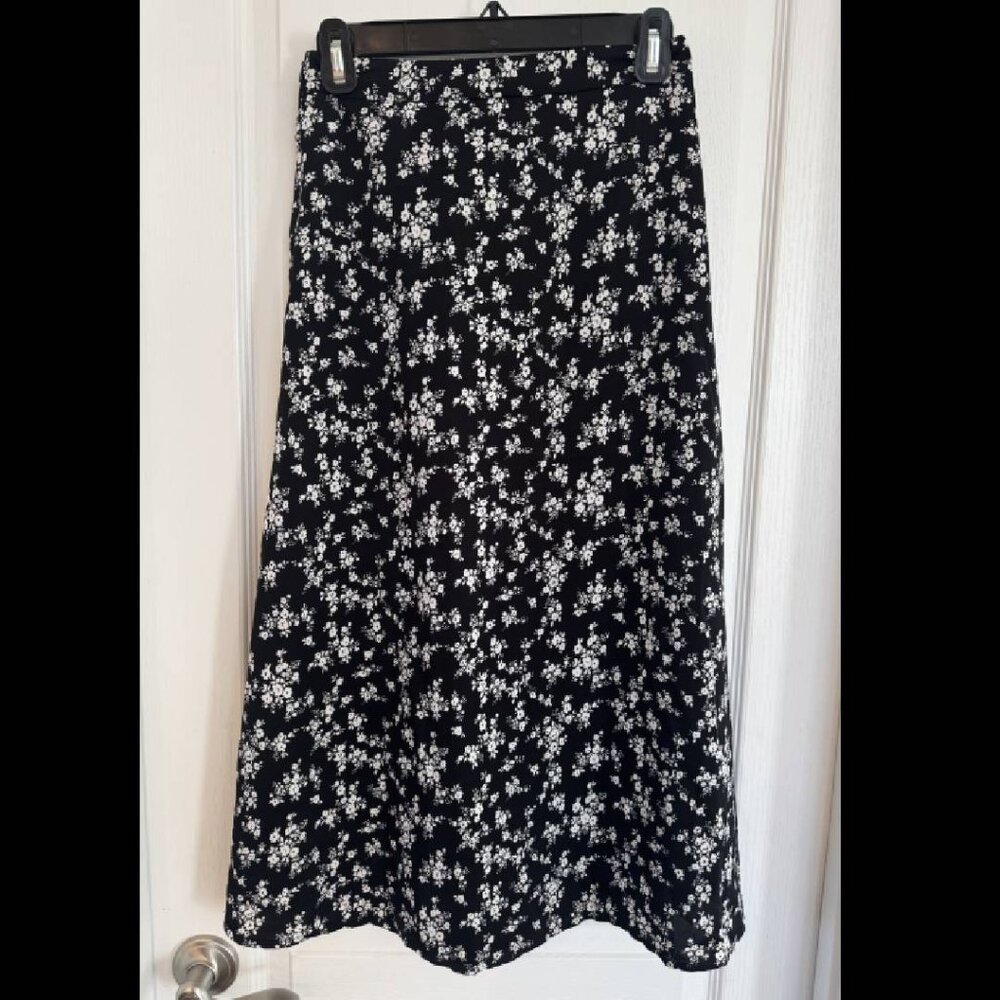 Lili Edit Floral Skirt M